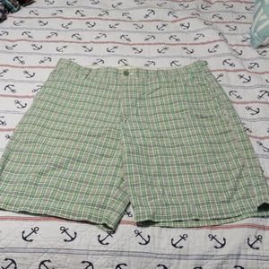 Men's IZOD green plaid shorts